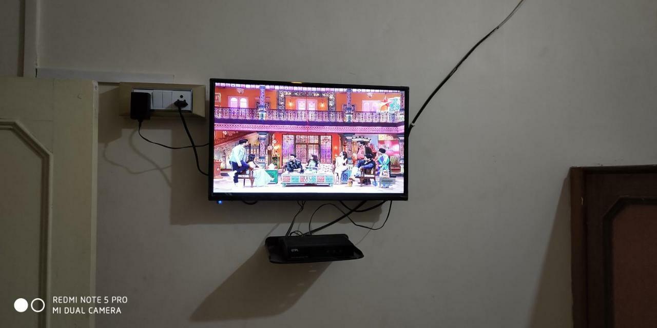 Hotel Uttam Nivas Ahmedabad Luaran gambar